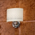 Настінне бра для ванної кімнати Lineatre Parigi 72050 бежевий абажур зі стразами